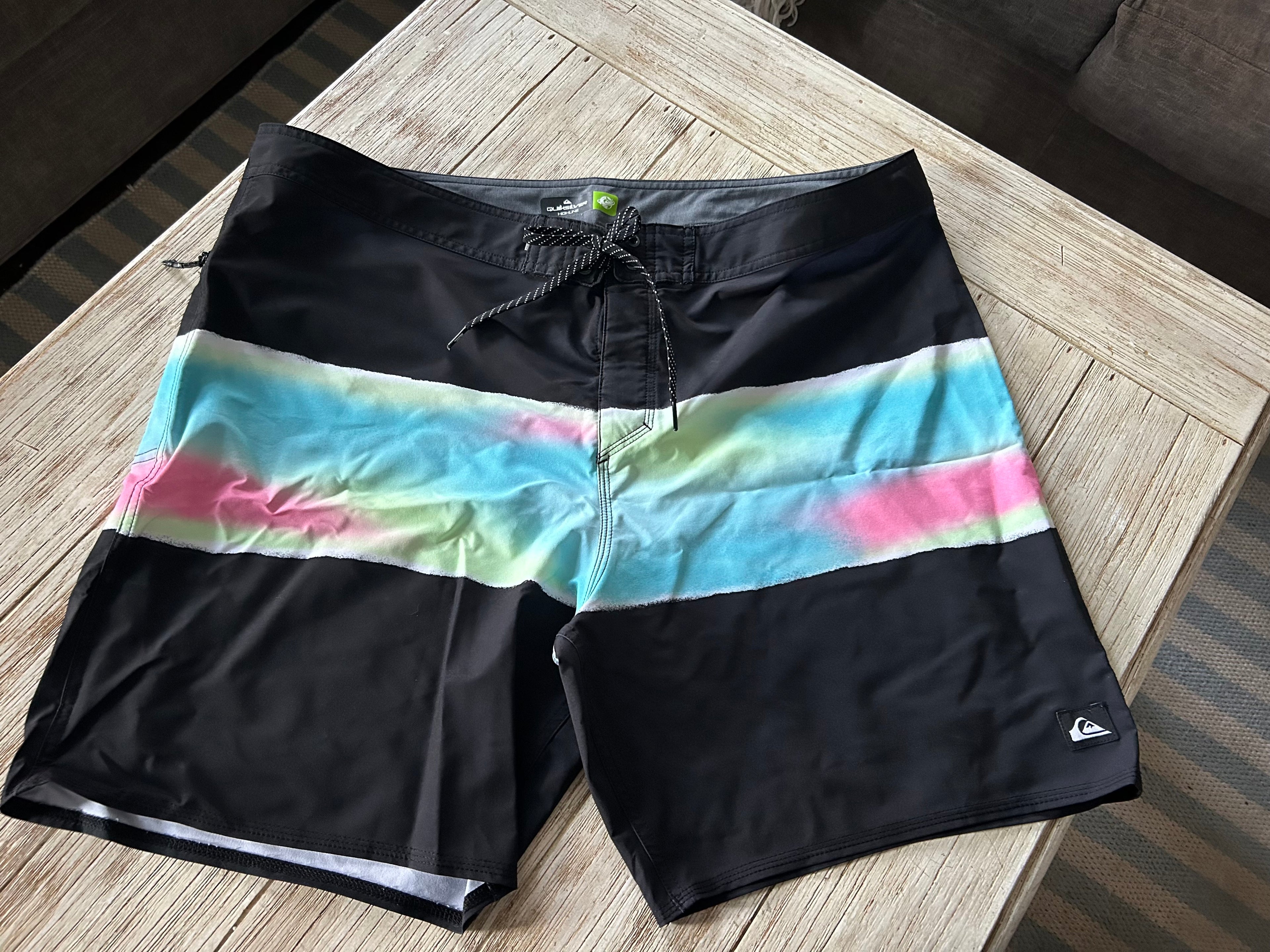 Preowned Quiksilver Men’s Surfsilk Board Shorts 40
